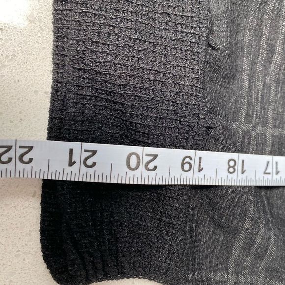 Athleta black  pull over Athletic Top with Thumb Holes - Picture 6 of 8